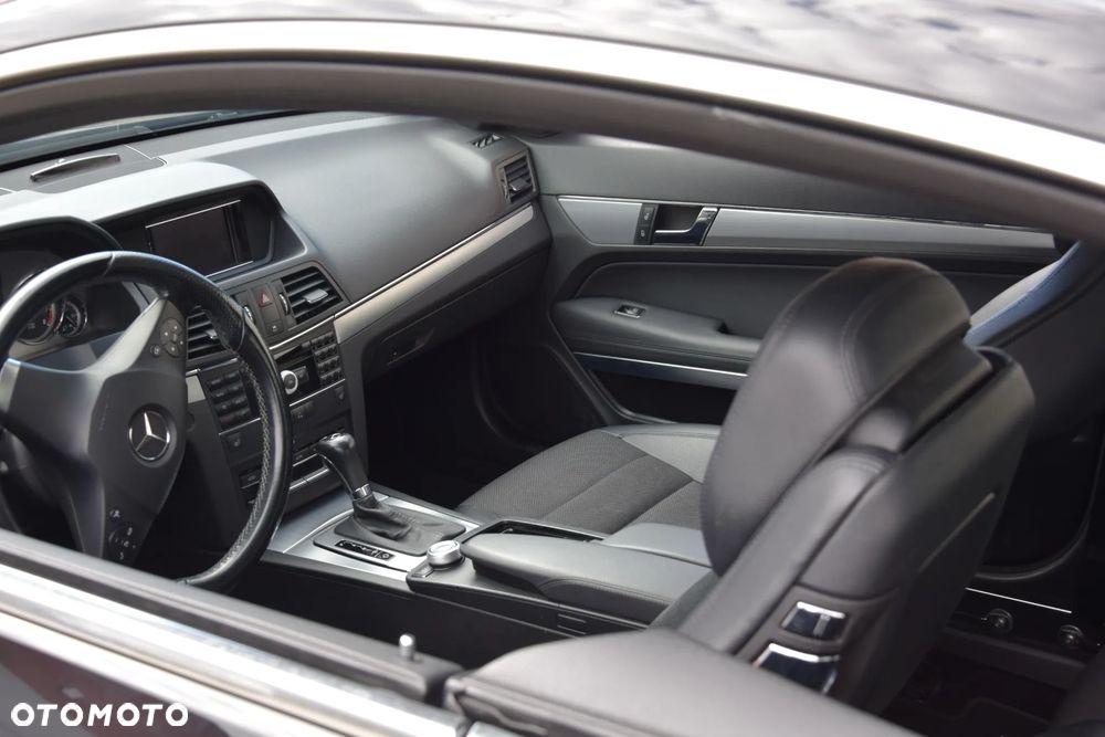 Mercedes-Benz Klasa E 250 CGI BlueEFFICIENCY Automatik Avantgarde - 20