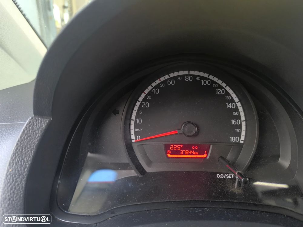 VW Up! 1.0 Take - 10
