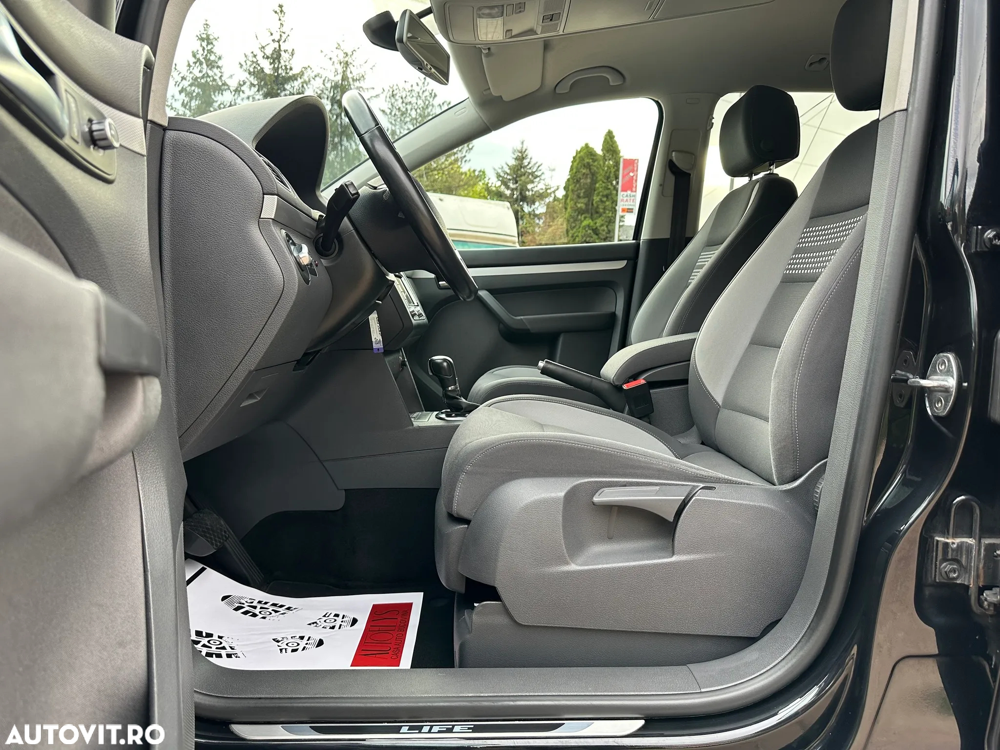 Volkswagen Touran 2.0 TDI DPF BlueMotion Technology DSG Life - 38