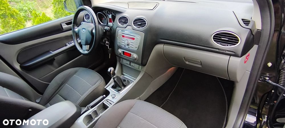 Ford Focus - 30