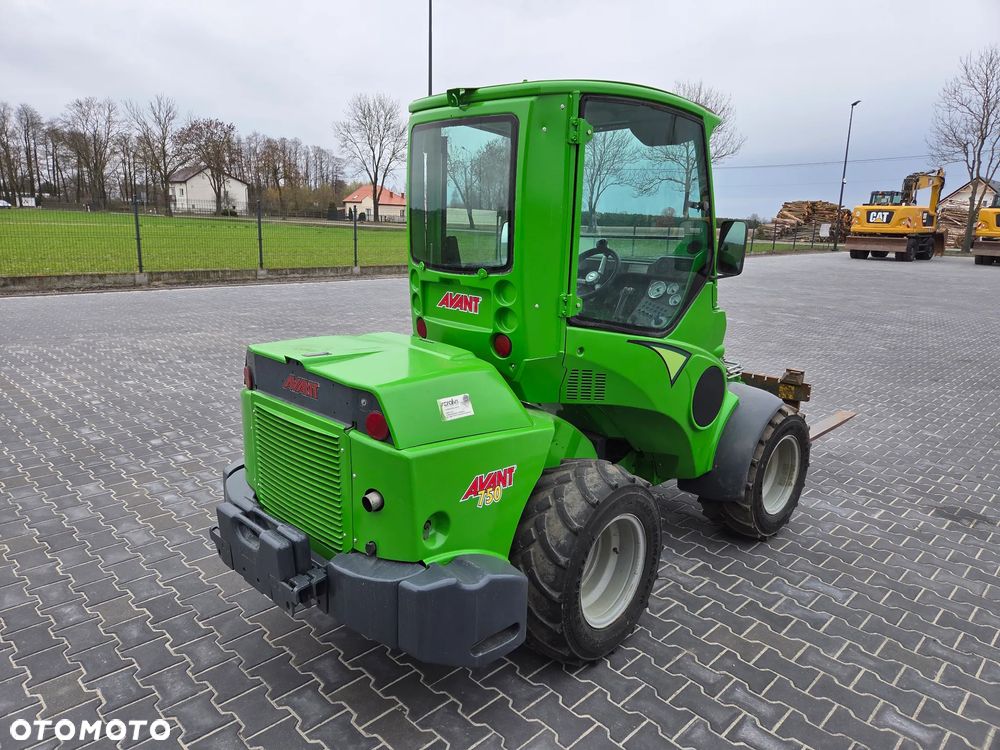Avant 750 - 4