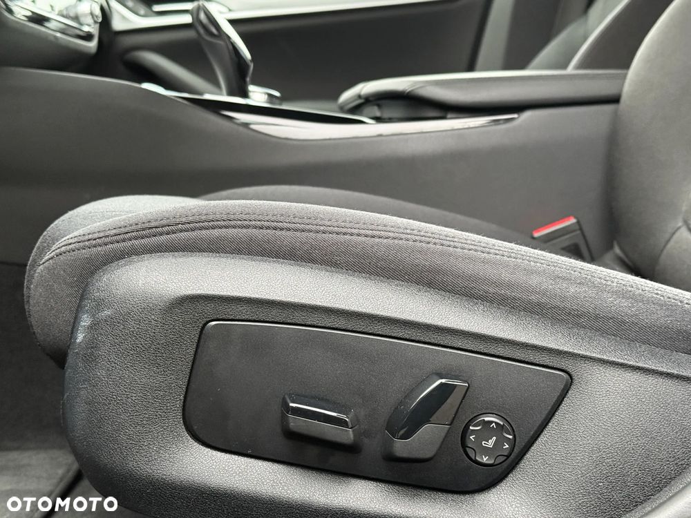 BMW Seria 5 520d xDrive Sport Line - 28