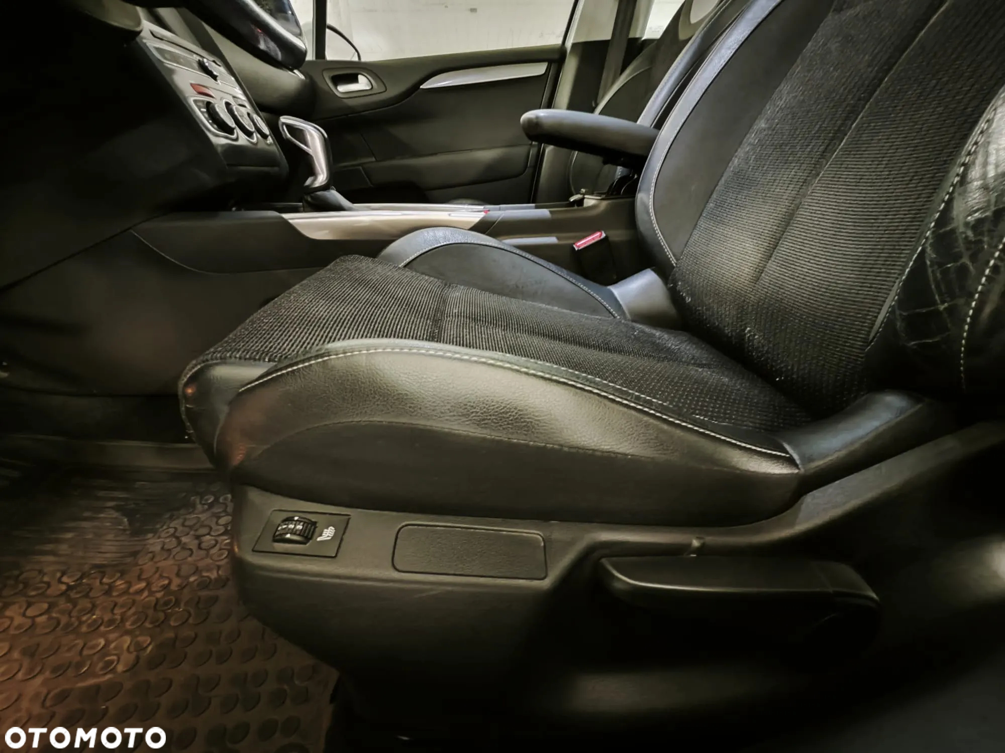 Citroën C4 1.2 PureTech Shine S&S EAT6 - 32
