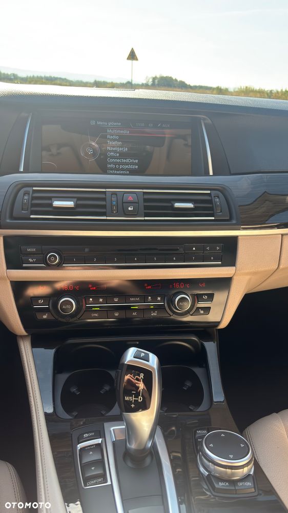 BMW Seria 5 520d Luxury Line - 15