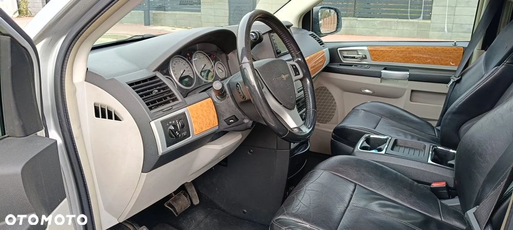 Chrysler Voyager - 8