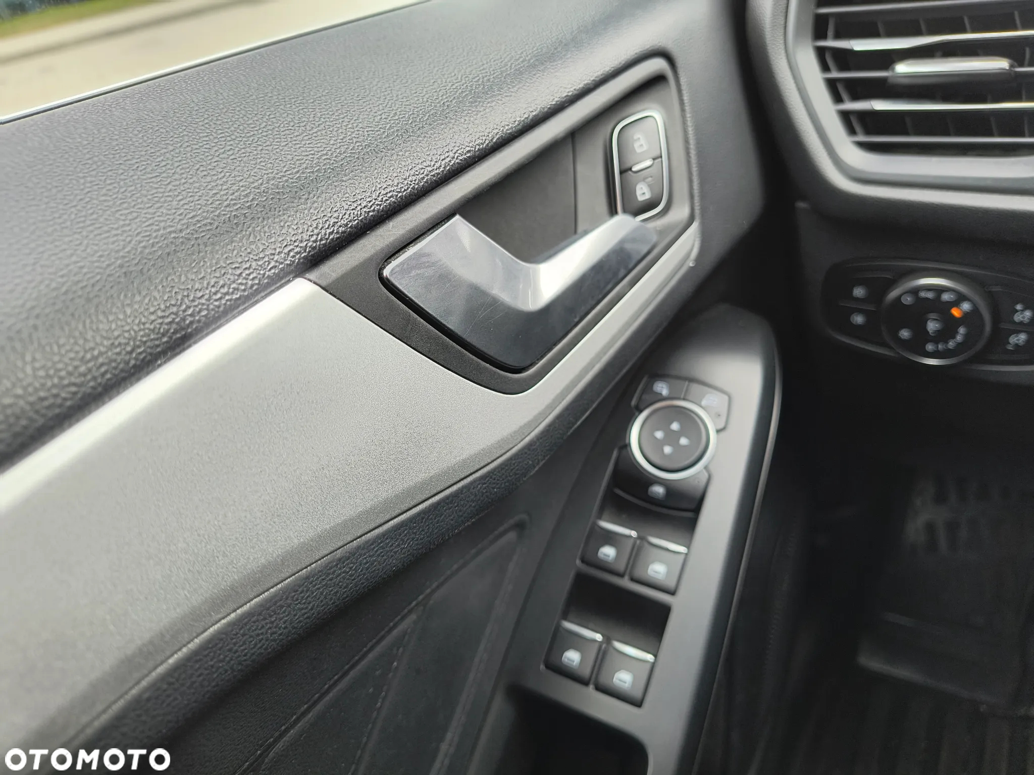 Ford Focus 1.5 EcoBlue Start-Stopp-System COOL&CONNECT - 6
