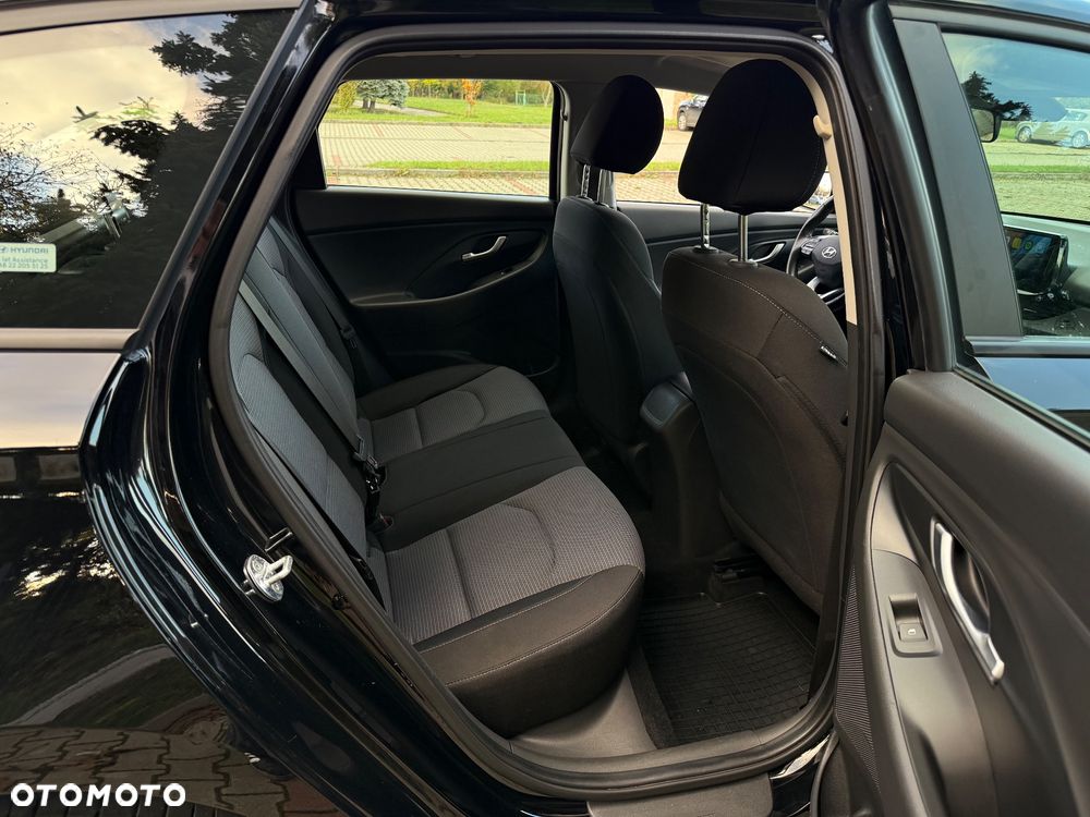 Hyundai i30 1.5 DPI Classic + - 7