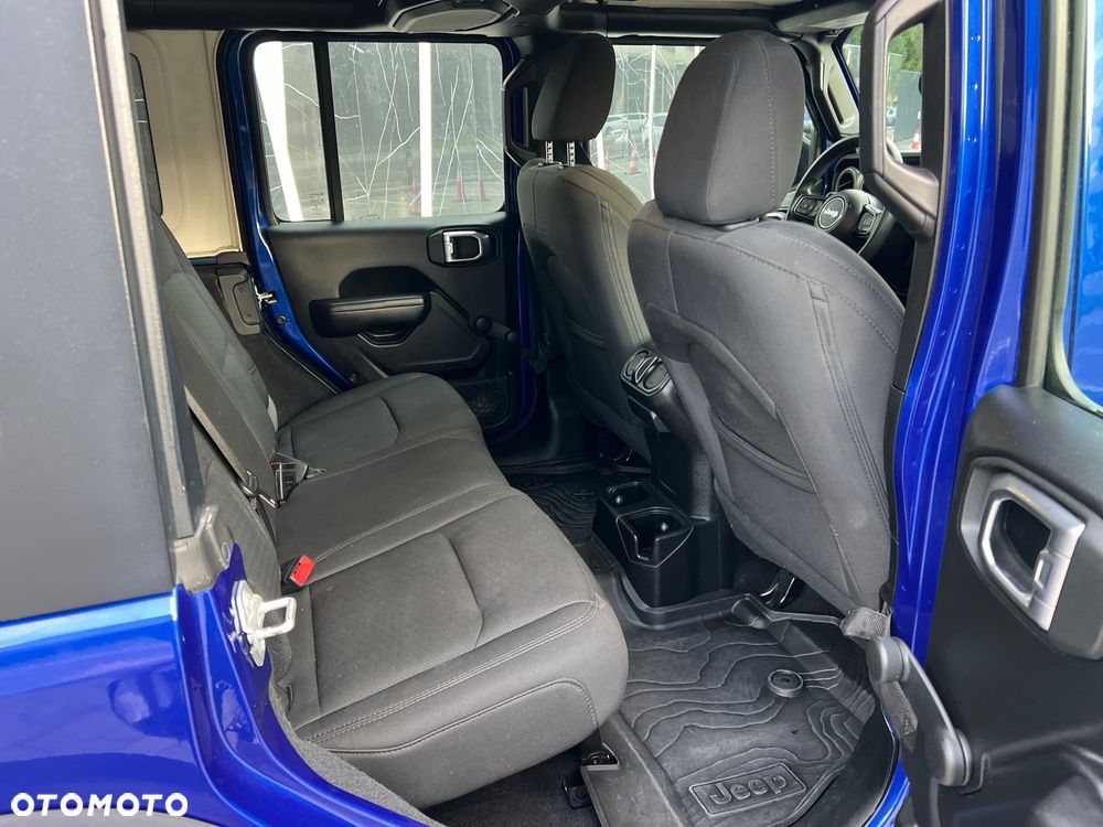 Jeep Wrangler - 21
