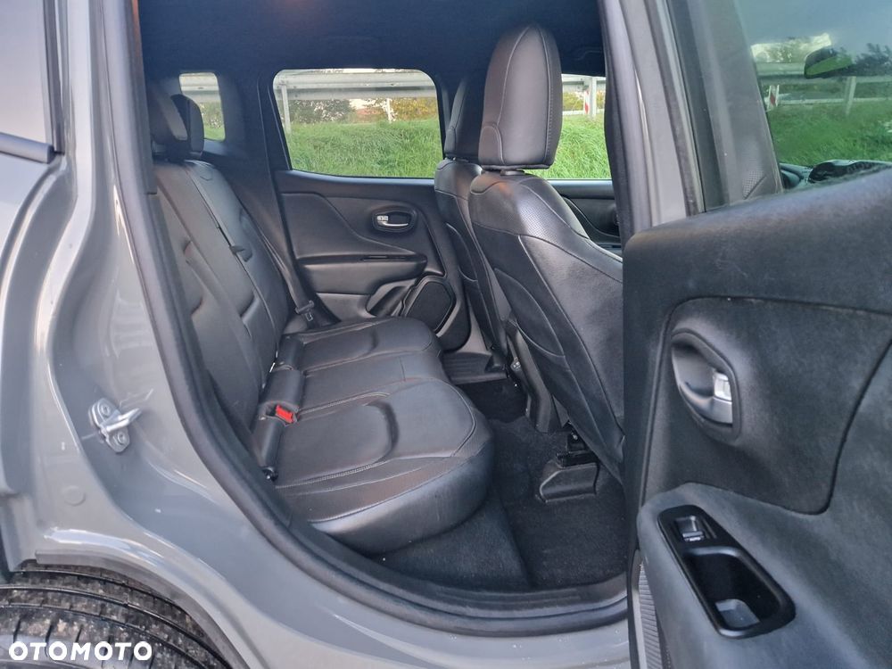 Jeep Renegade - 16