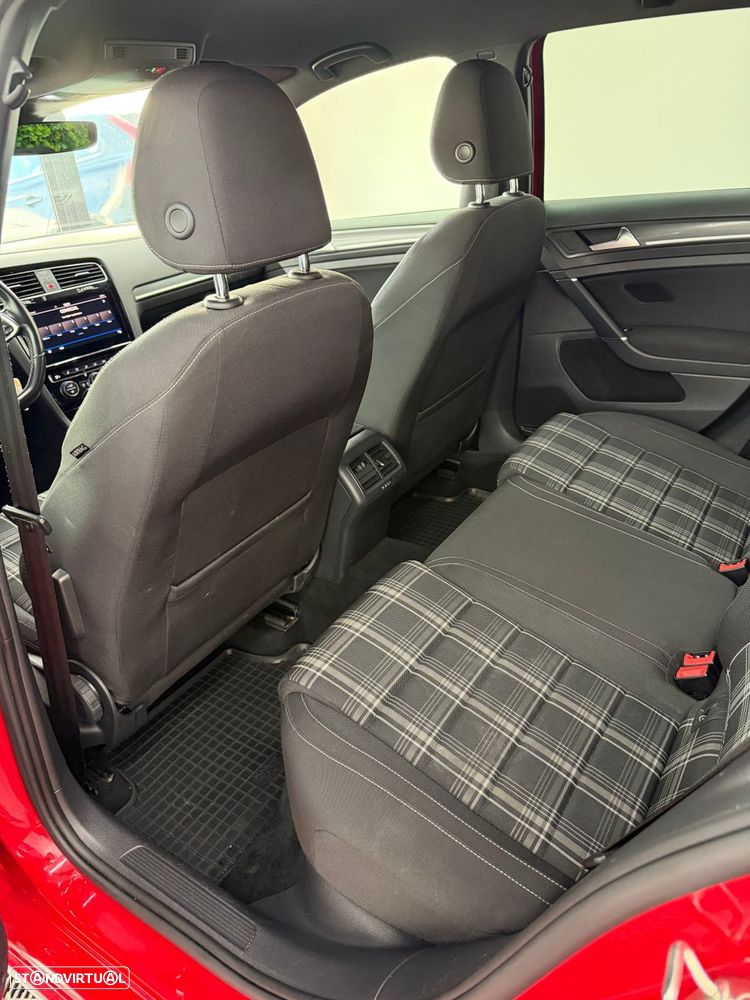 VW Golf 2.0 TDI GTD DSG - 14