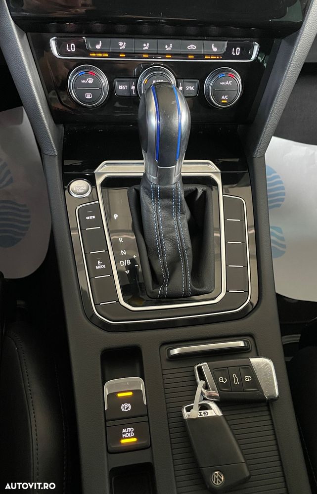 Volkswagen Passat - 34