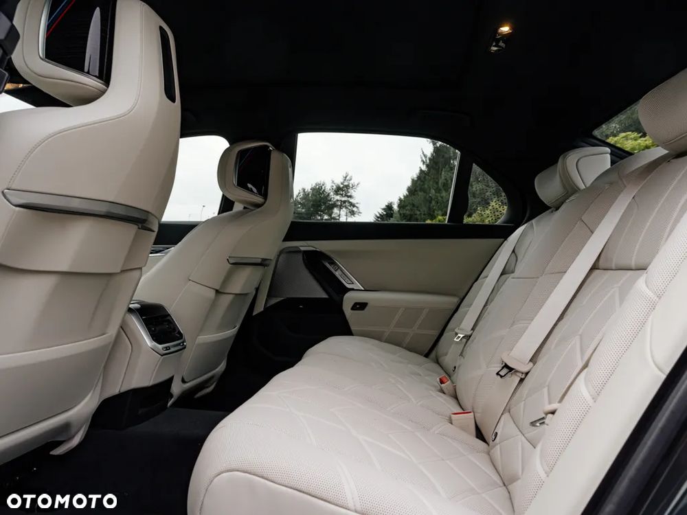 BMW Seria 7 750e PHEV xDrive M Sport sport - 15