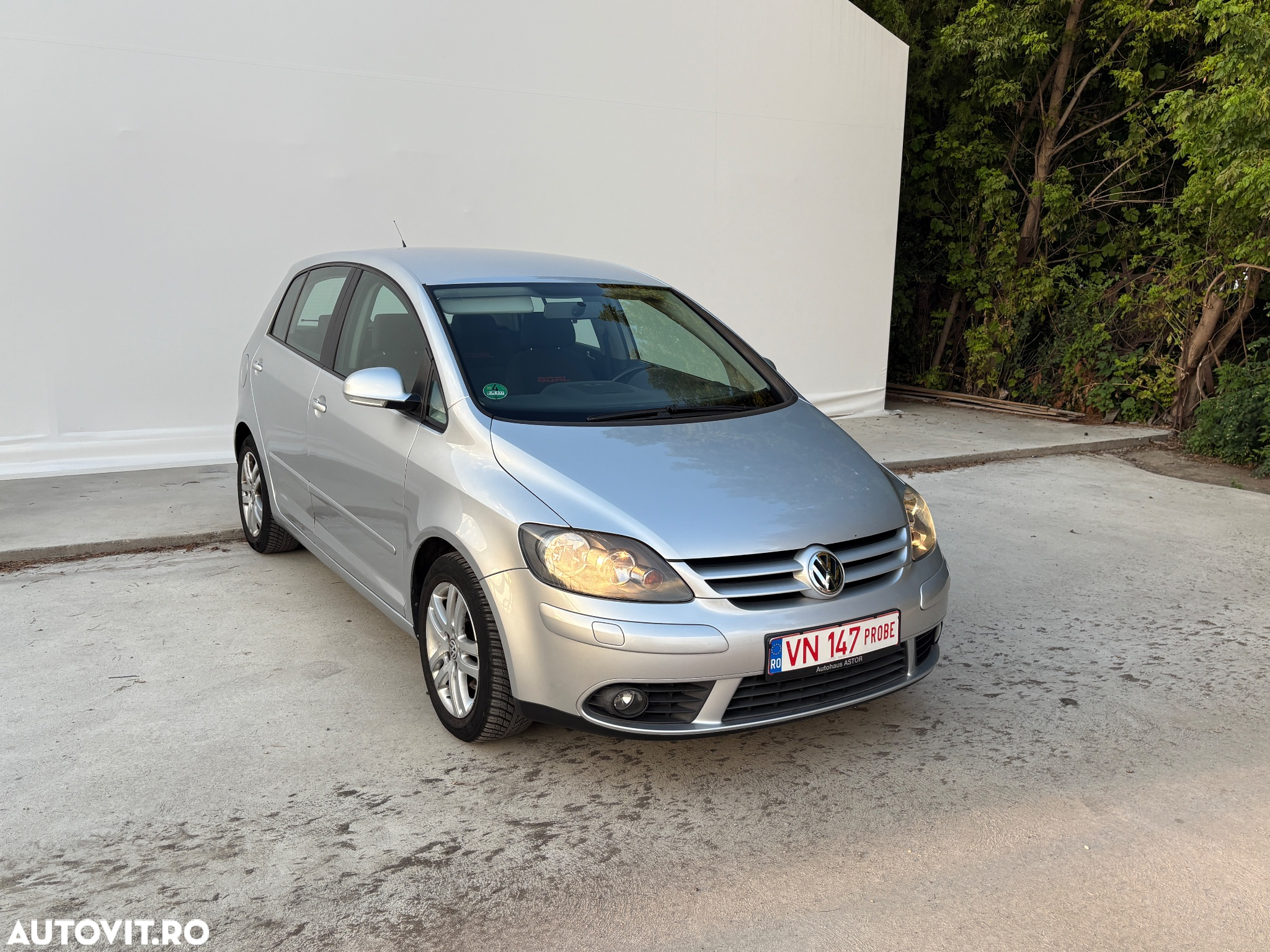 Volkswagen Golf Plus 1.6 FSI Automatik Goal - 2