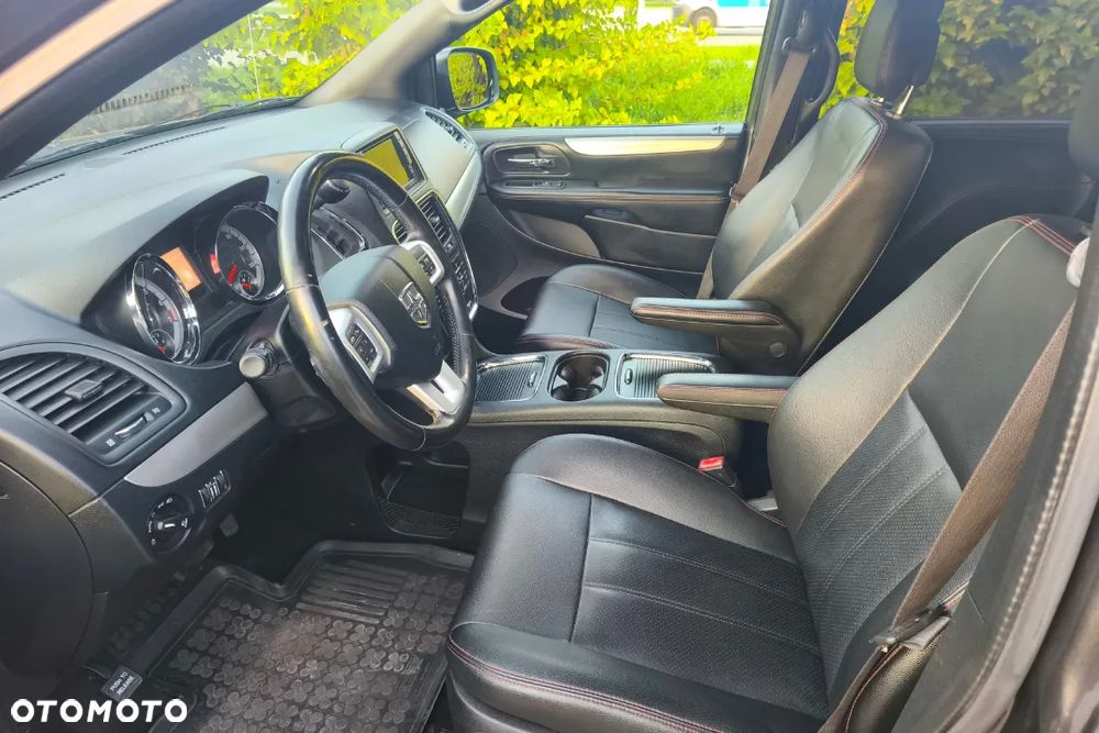 Dodge Grand Caravan 3.6 R/T - 34