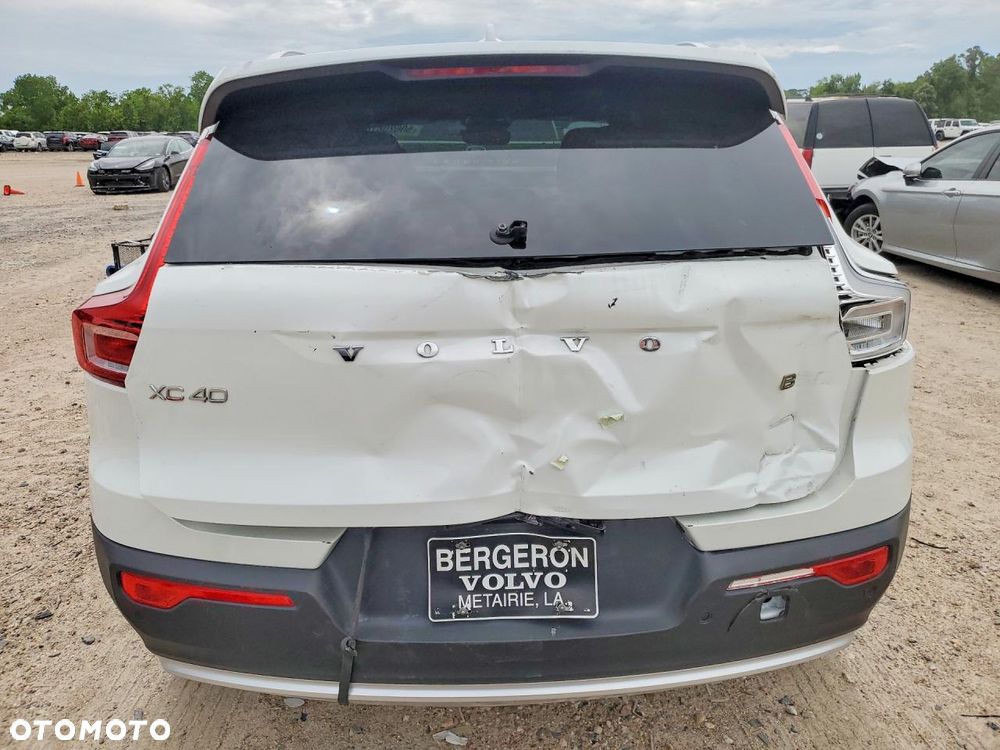 Volvo XC 40 - 5