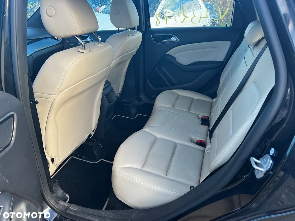 Mercedes-Benz Klasa B 250 4-Matic - 14