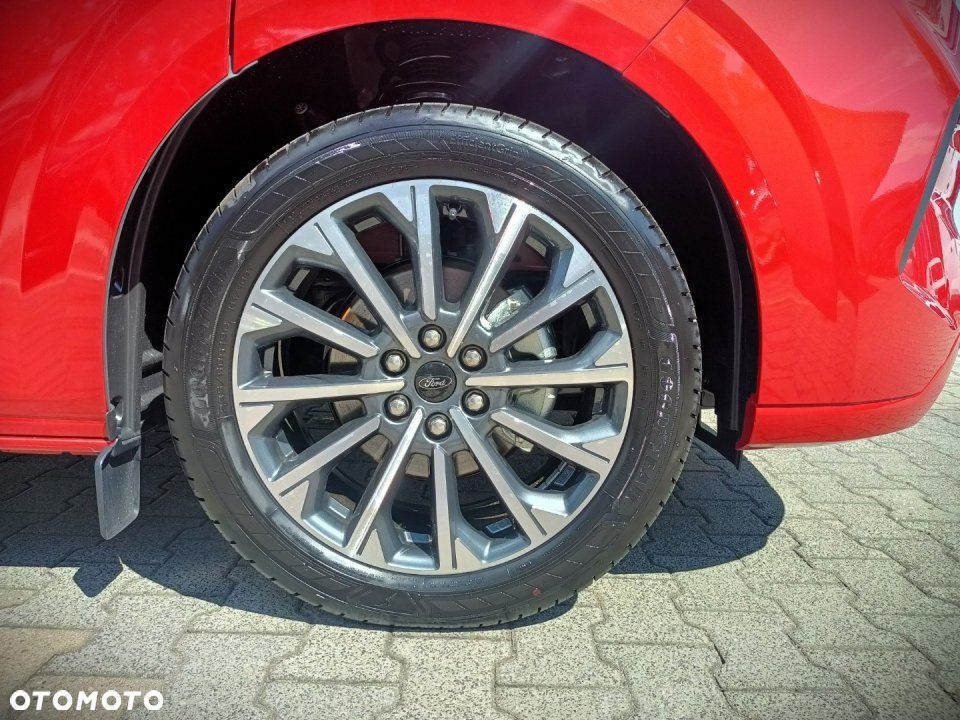 Ford Tourneo Custom - 11