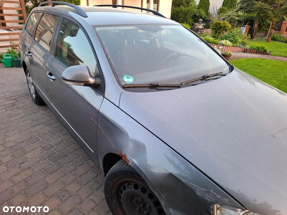 Volkswagen Passat 1.9 TDI DPF BlueMotion - 4