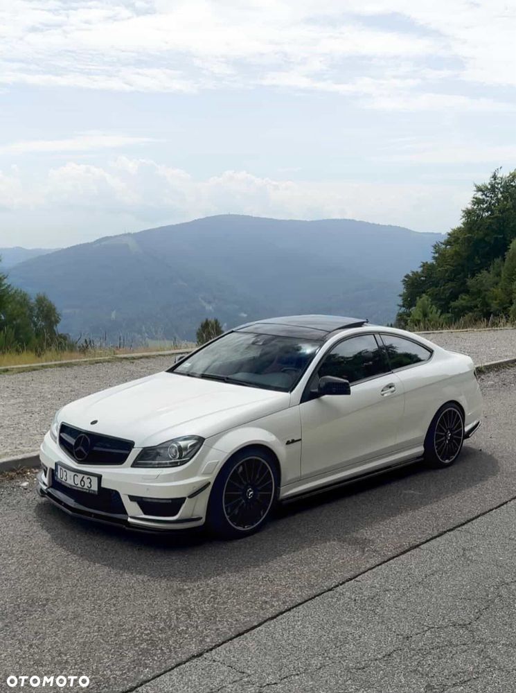 Mercedes-Benz Klasa C 63 AMG AMG SPEEDSHIFT MCT AMG Performance Package - 1