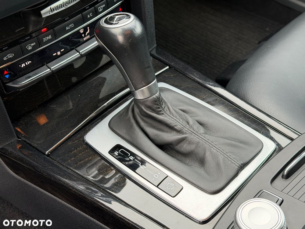 Mercedes-Benz Klasa E - 23