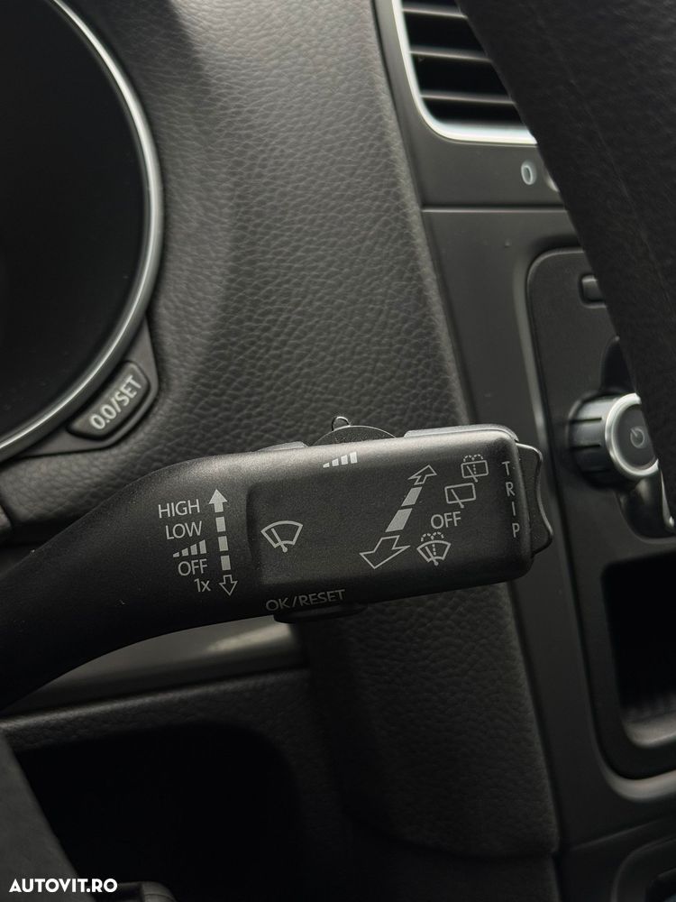 Volkswagen Golf - 34