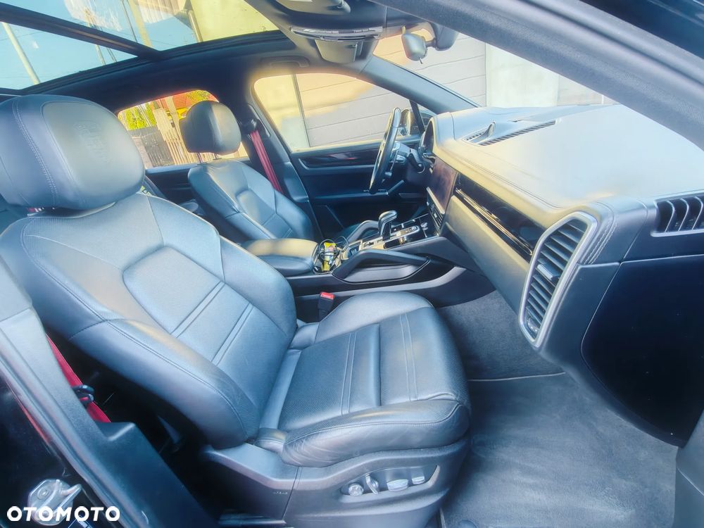 Porsche Cayenne E-Hybrid - 22