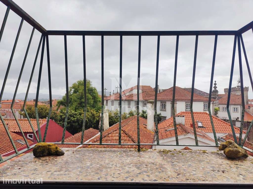 Apartamento T1 situado na Rua da Bandeira (Centro Histórico) - Grande imagem: 5/8