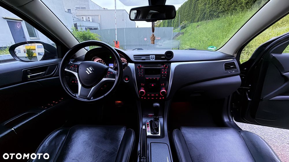 Suzuki Kizashi 2.4 4x4 CVT Sport - 11