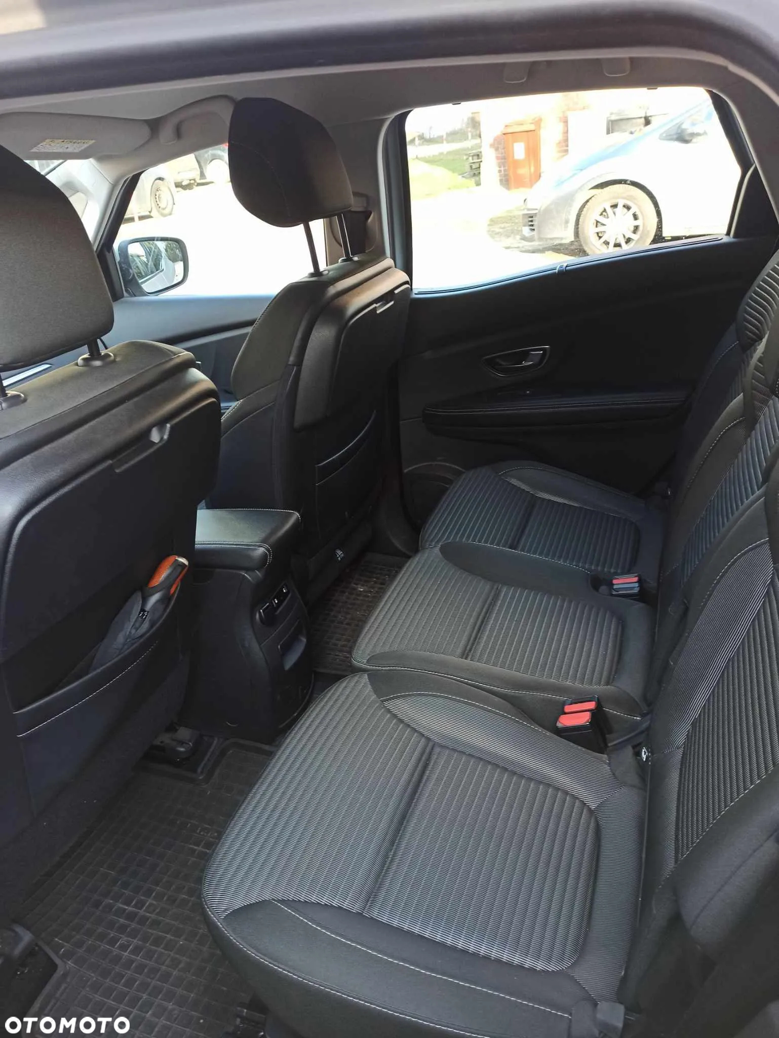 Renault Scenic 1.5 dCi Dynamique - 10