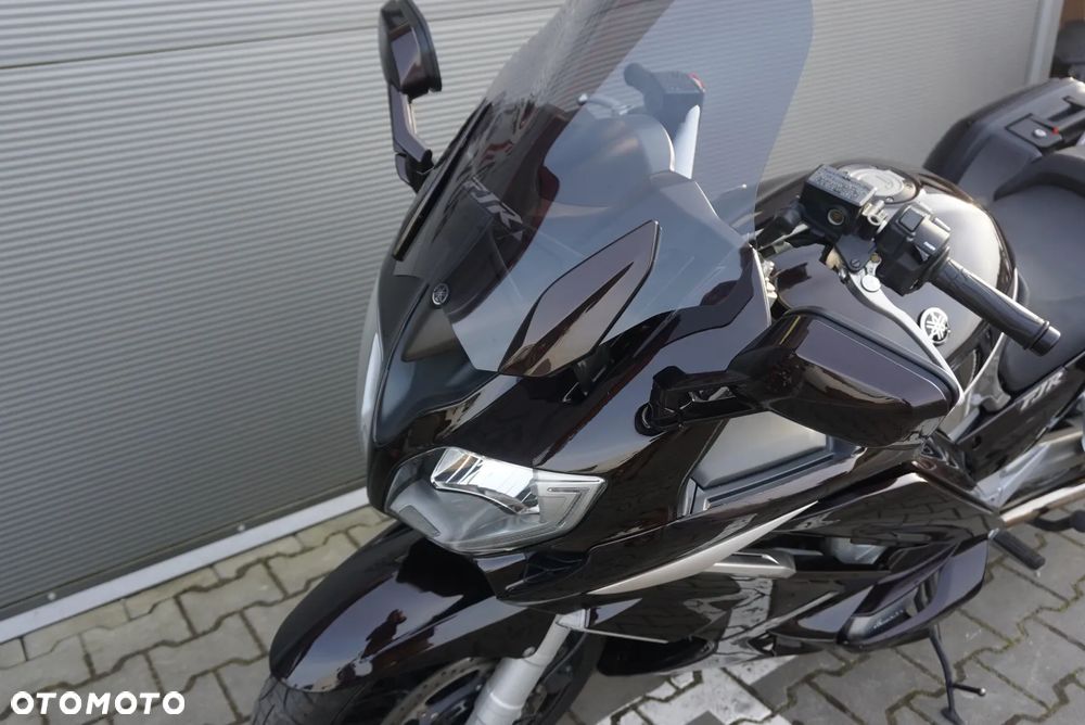 Yamaha FJR - 16