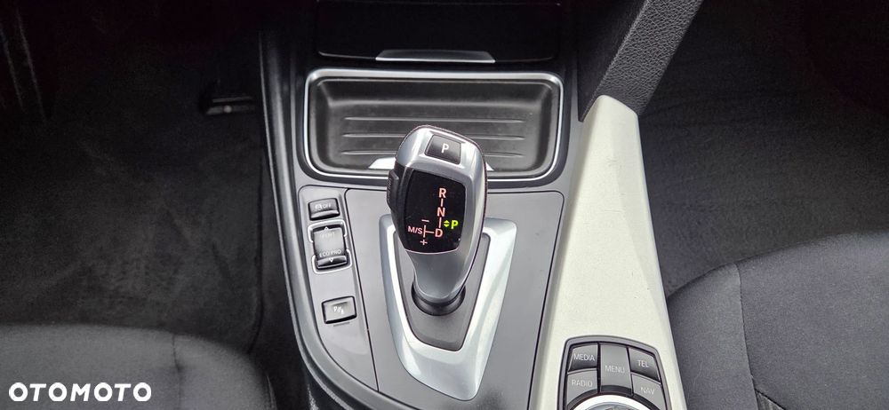 BMW Seria 3 316i Modern Line - 12