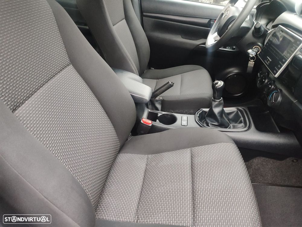 Toyota Hilux 2.4 D-4D 4WD Tracker - 10