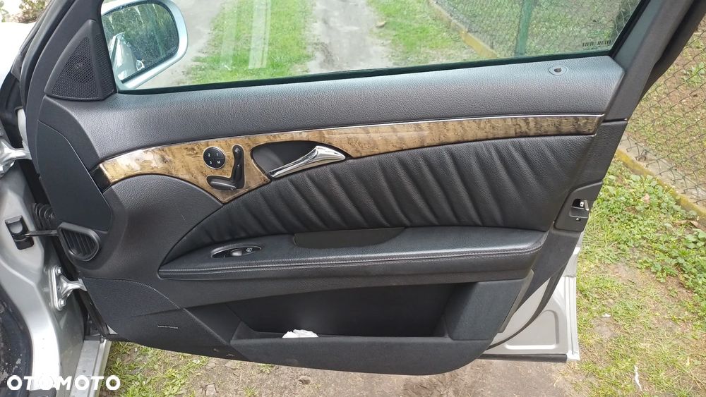 Mercedes-Benz Klasa E 500 Avantgarde Sport Edition - 14