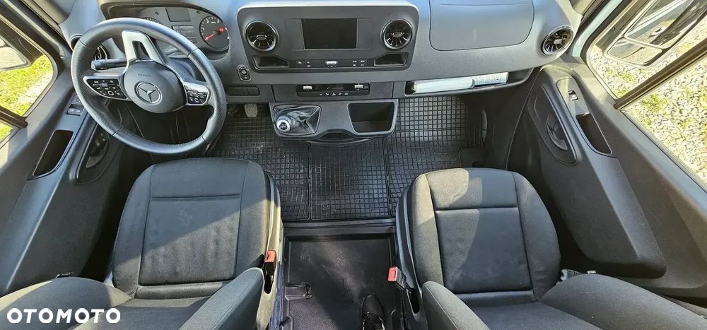 Mercedes-Benz SPRINTER - 13