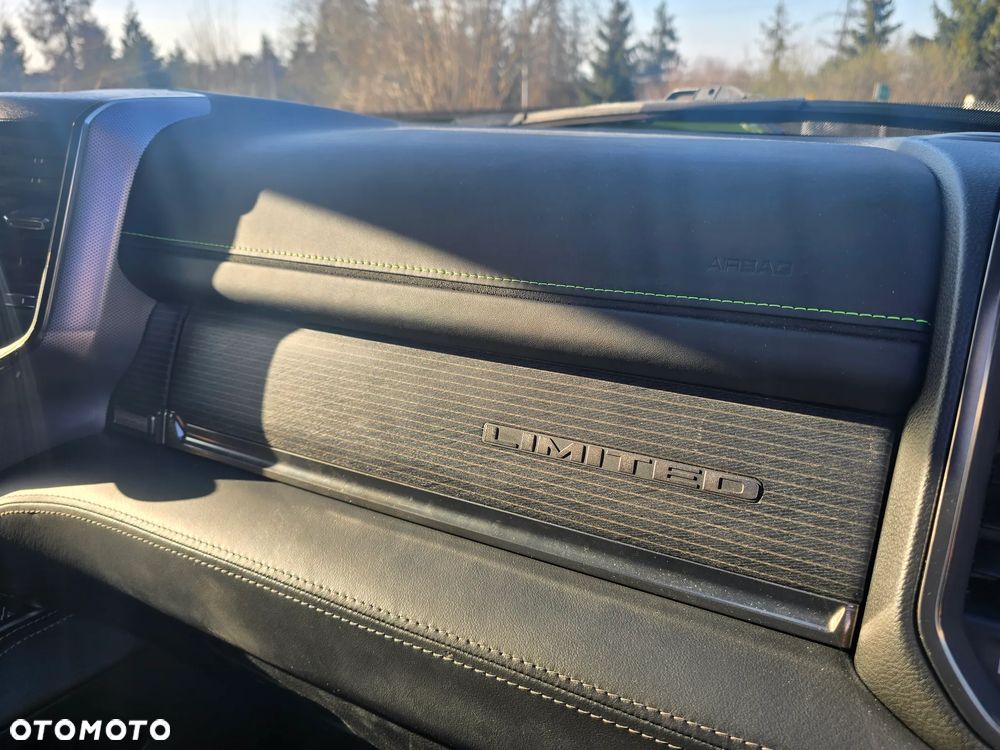 RAM 1500 5.7 Crew Cab Shortbed Limited Black - 18