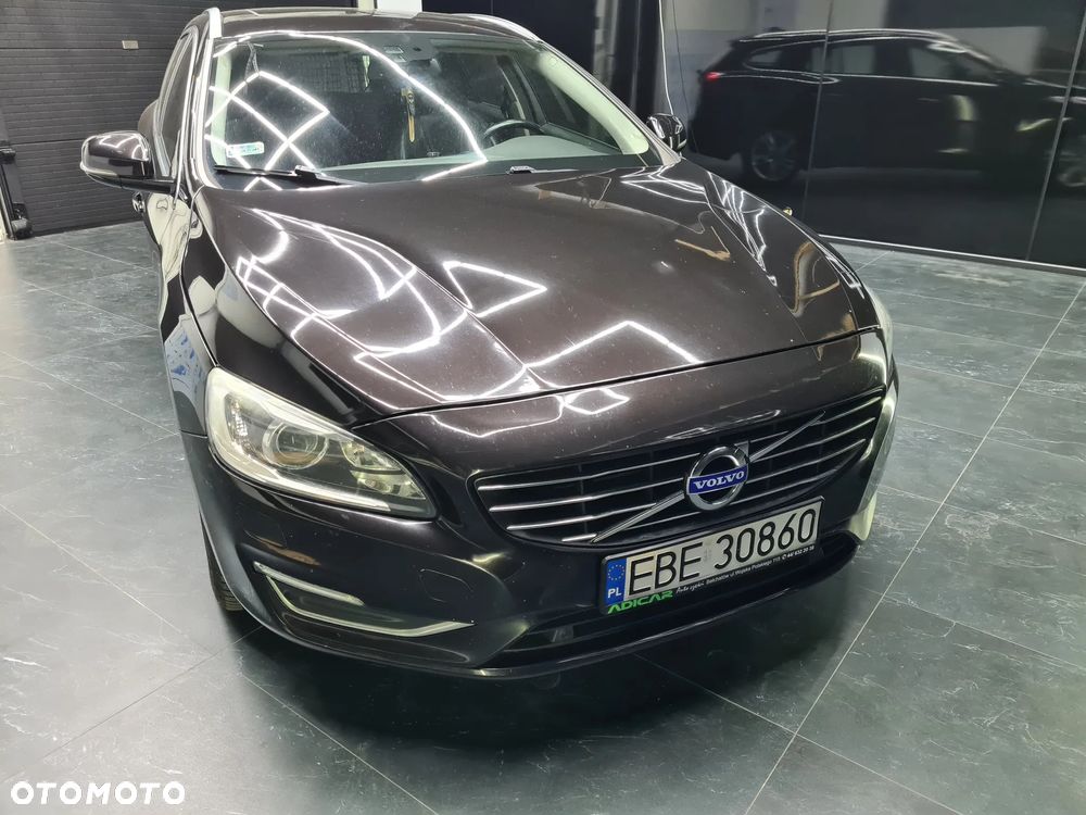 Volvo V60 D6 AWD Plug-in Hybrid Summum - 20