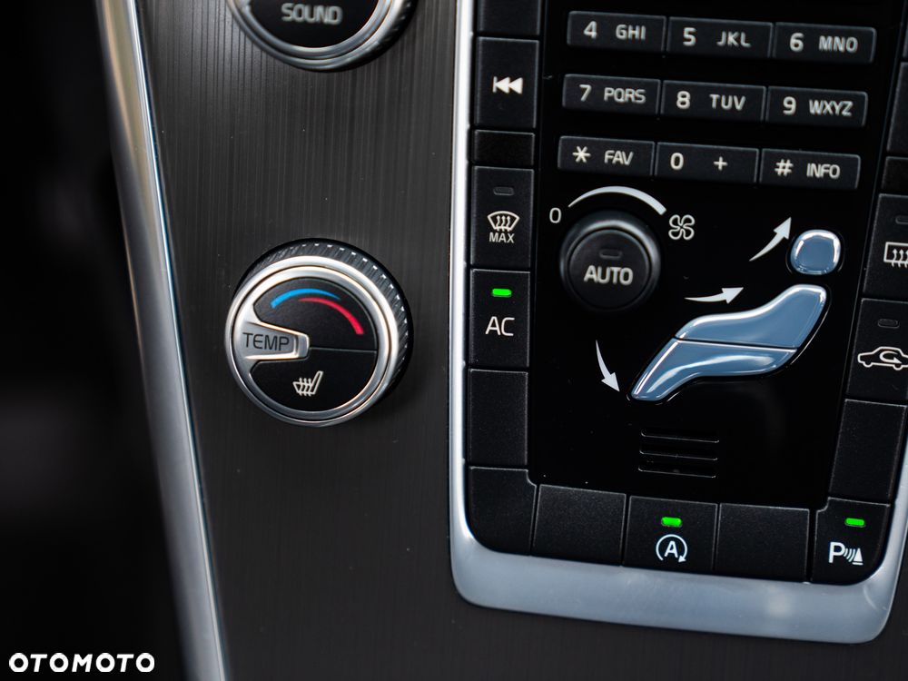 Volvo XC 60 D4 Momentum - 41