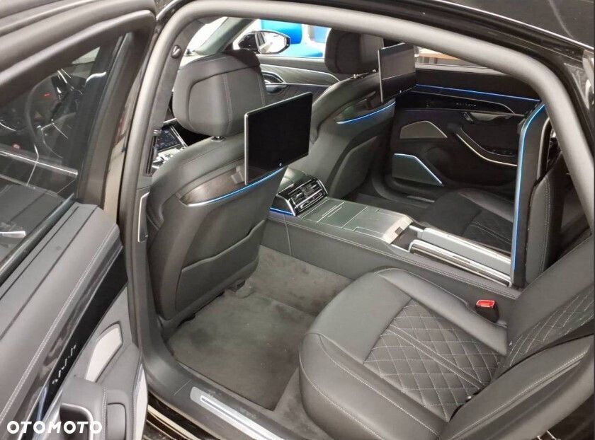 Audi A8 - 8