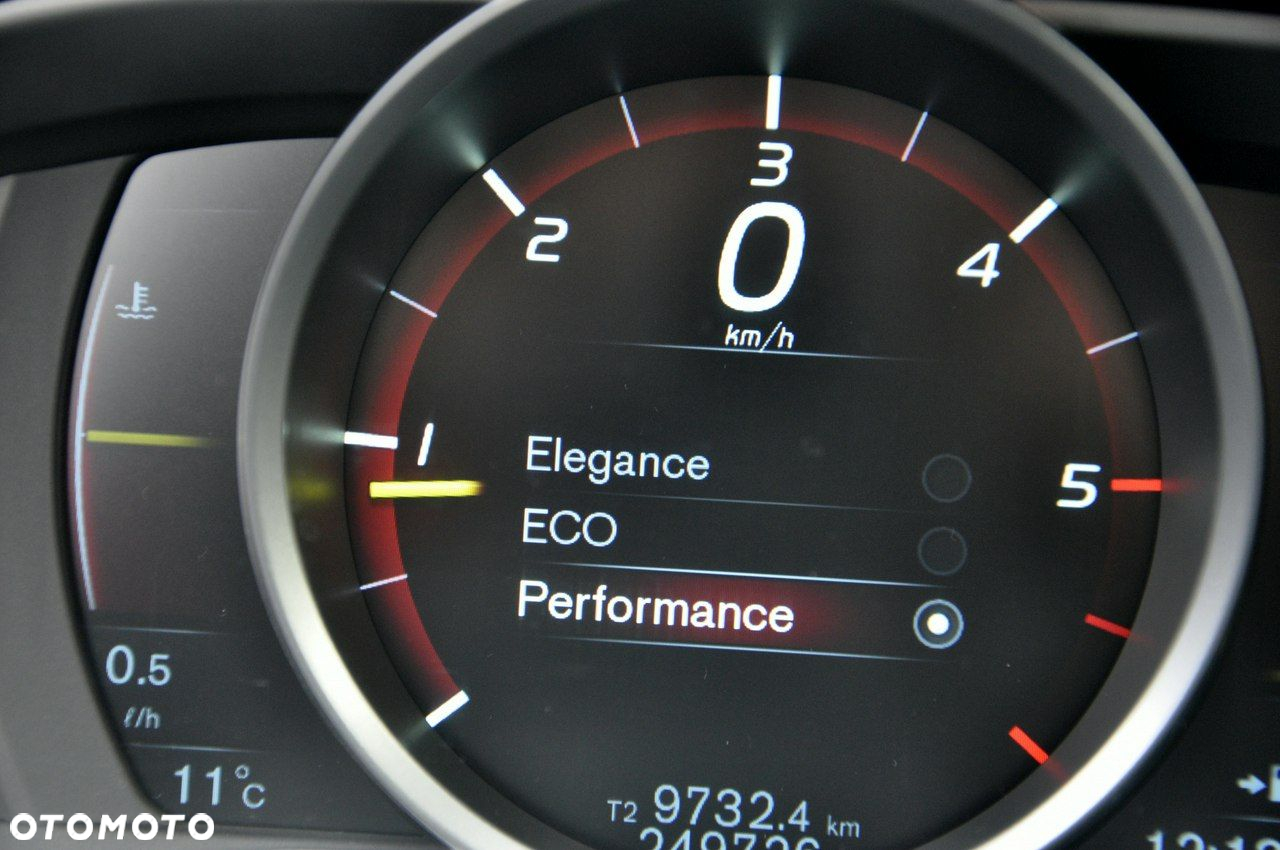 Volvo V60 D4 Drive-E Momentum - 34