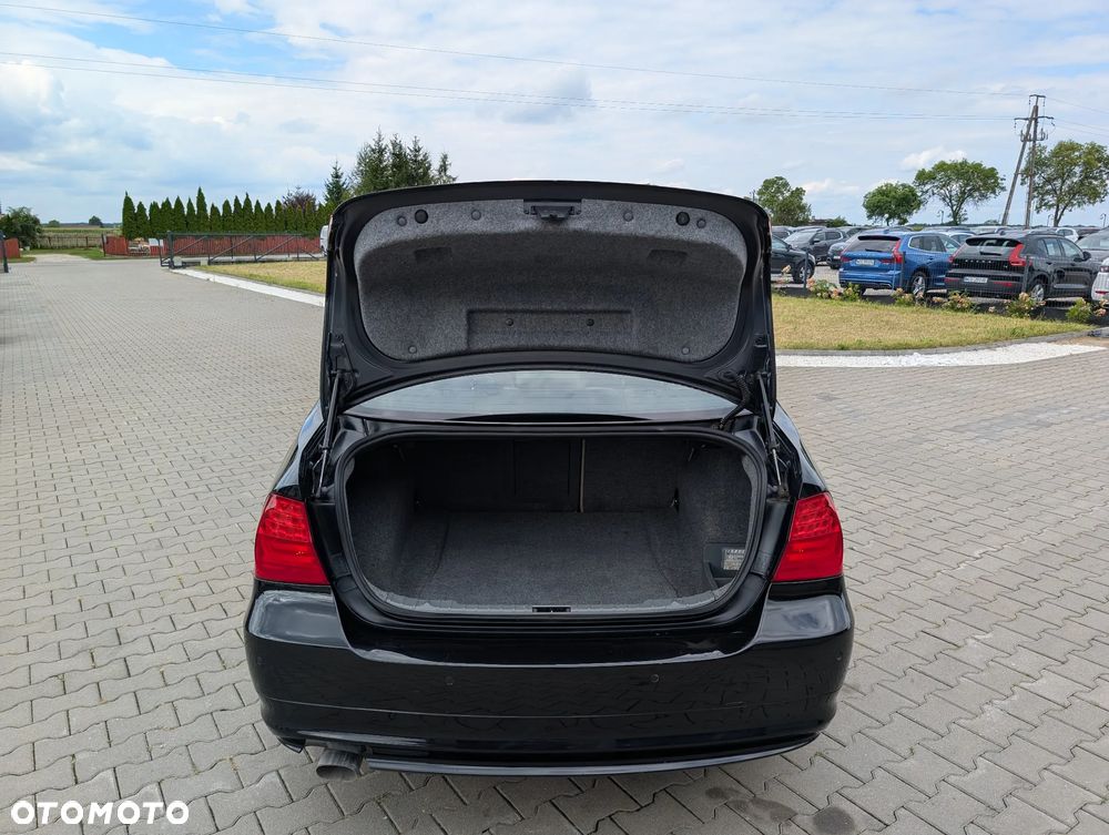 BMW Seria 3 318d Sport Line - 40