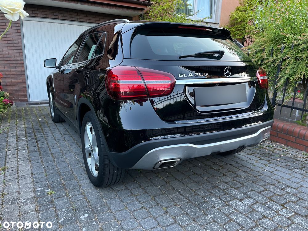 Mercedes-Benz GLA 200 7G-DCT Urban