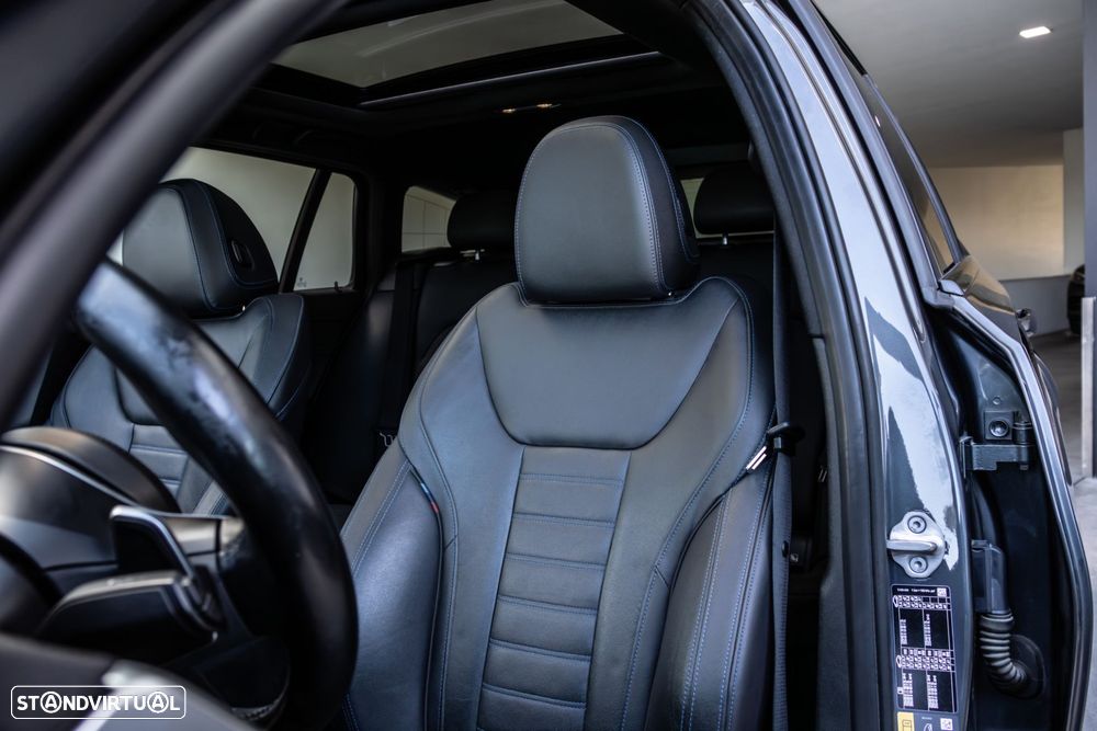 BMW 330 e Pack Desportivo M Pro Auto - 27