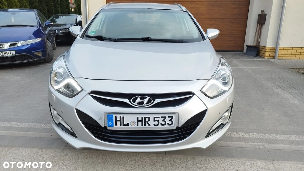 Hyundai i40 Kombi blue 1.6 Family - 18