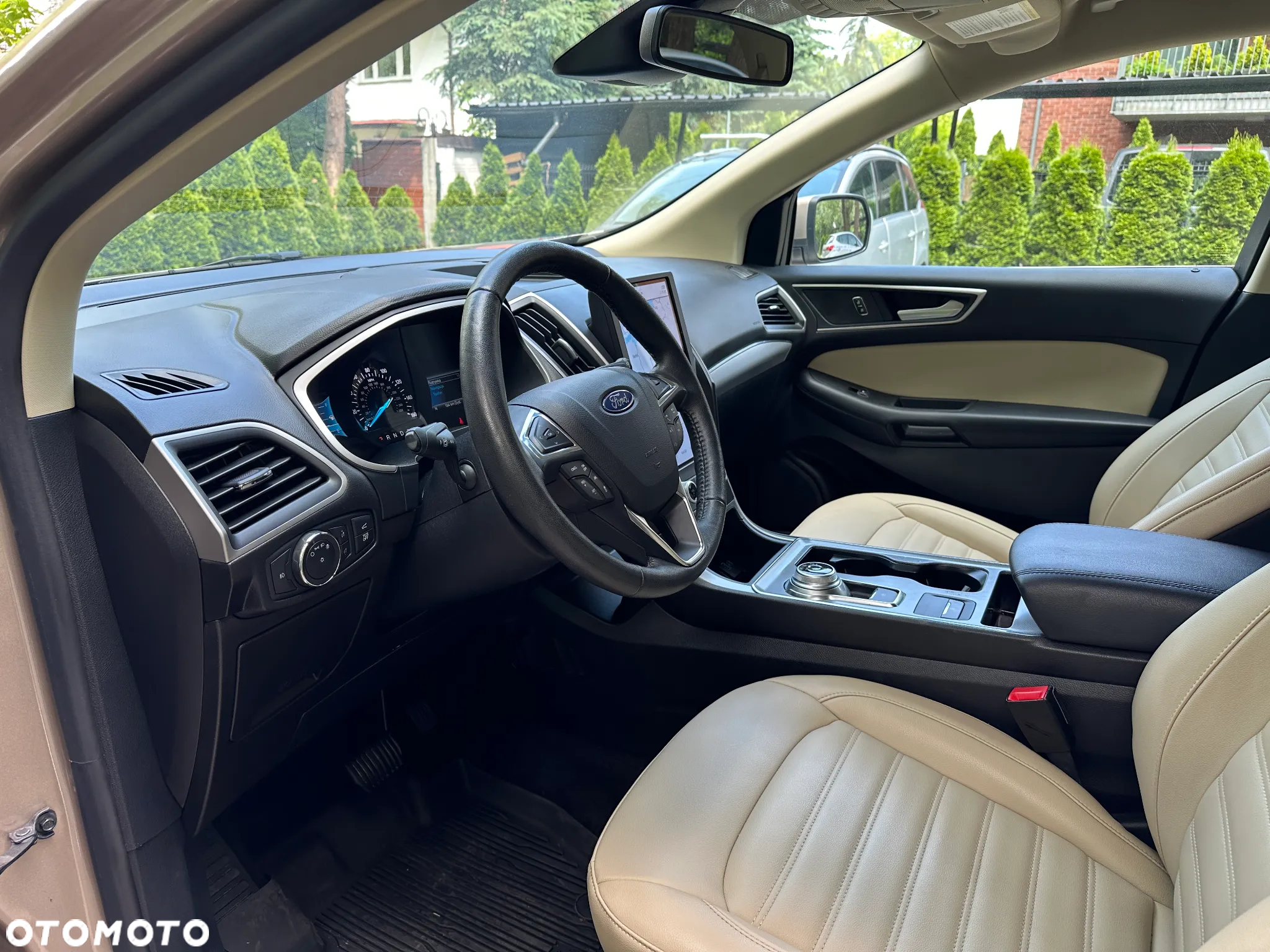 Ford Edge - 8