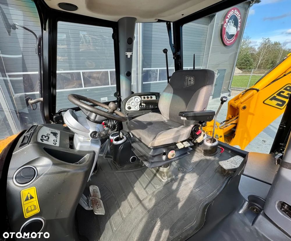 JCB 3CX - 7