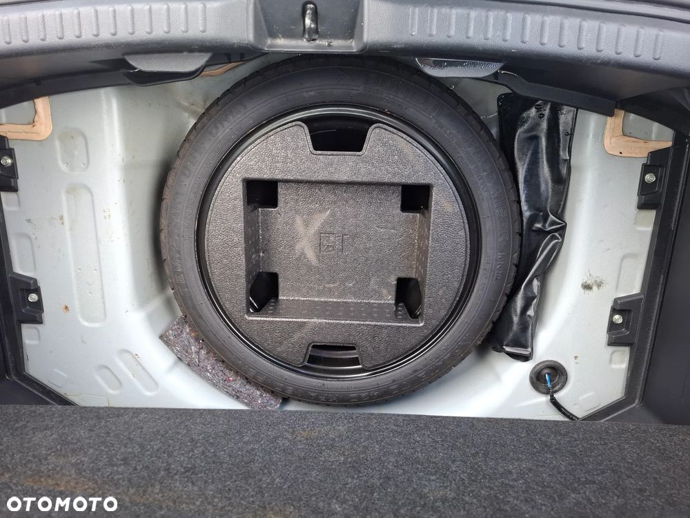 Toyota Yaris 1.5 VVT-i Premiere Edition - 25