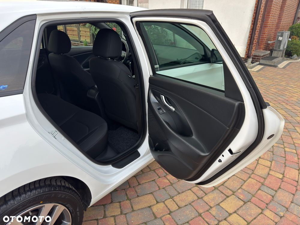 Hyundai i30 1.4 Passion Plus - 22