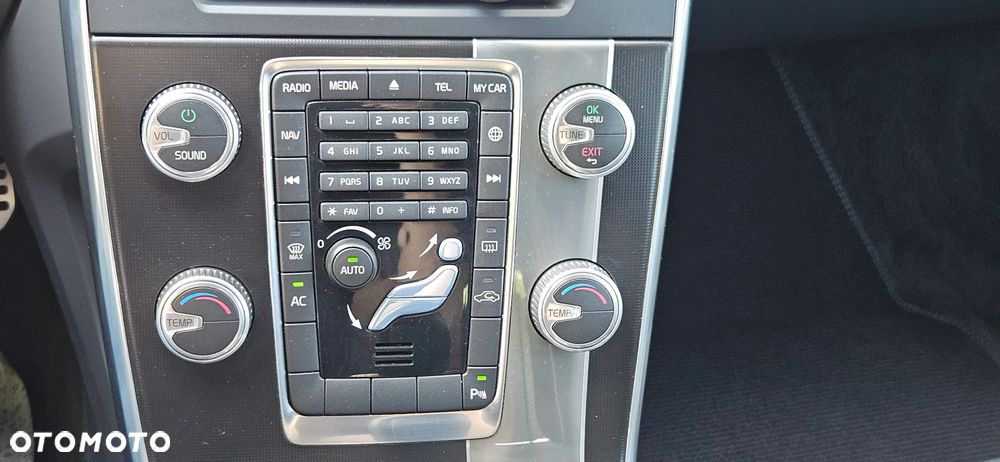 Volvo V60 T3 Momentum - 23