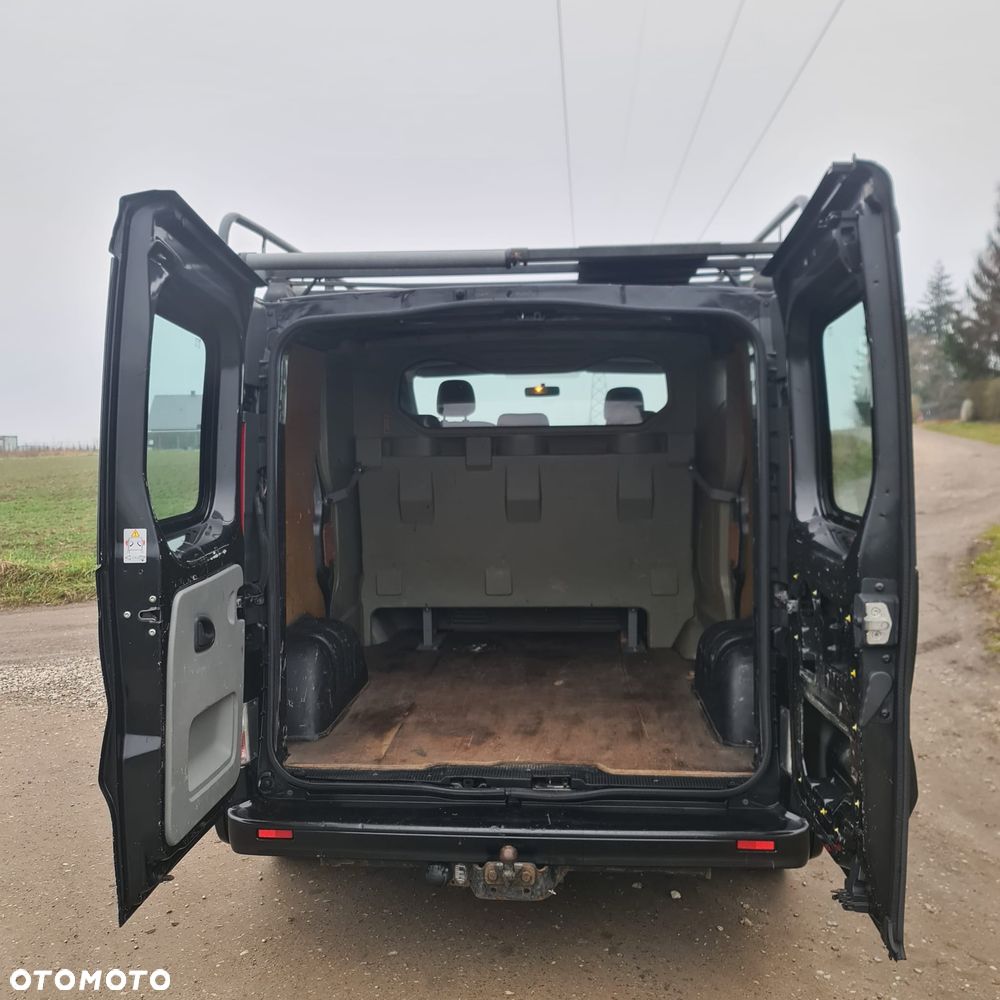 Opel VIVARO 6-OSOBOWY - 7