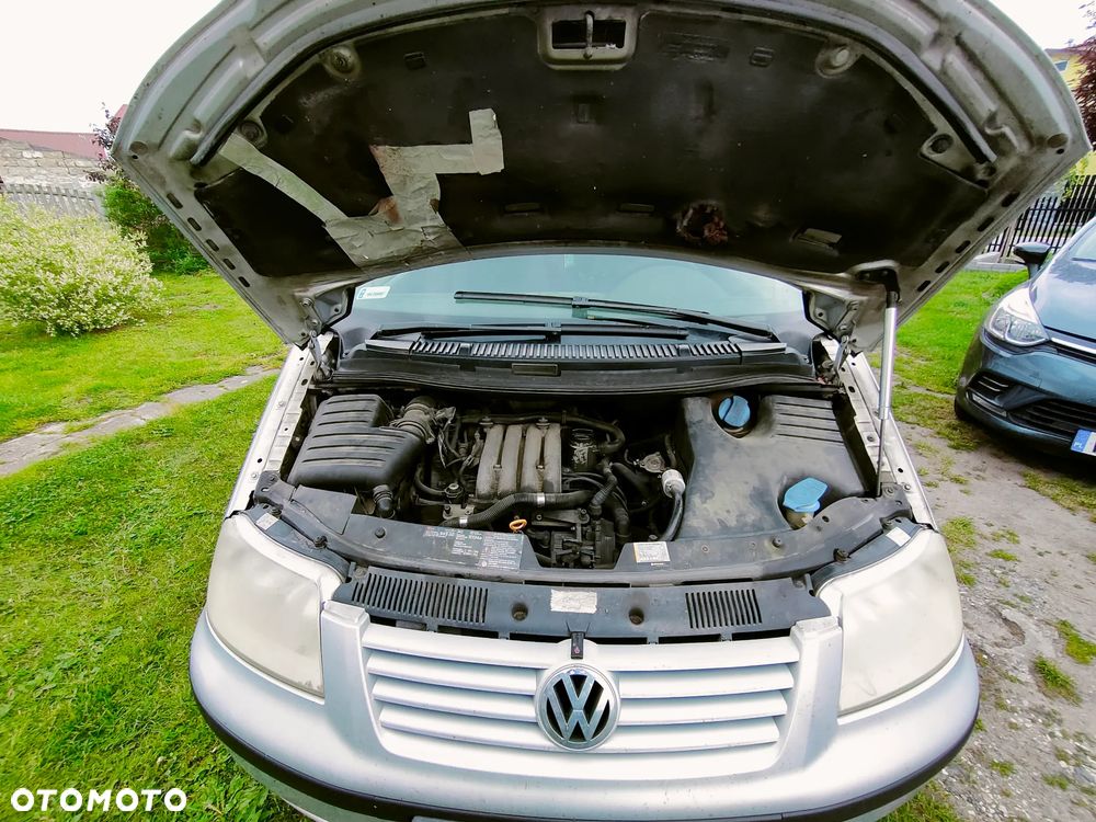 Volkswagen Sharan 2.0 Basis - 2